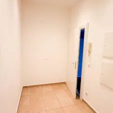 Helle gemütliche 2 Zimmer Wohnung mit Klopfbalkon - unbefristet - Photo 2
