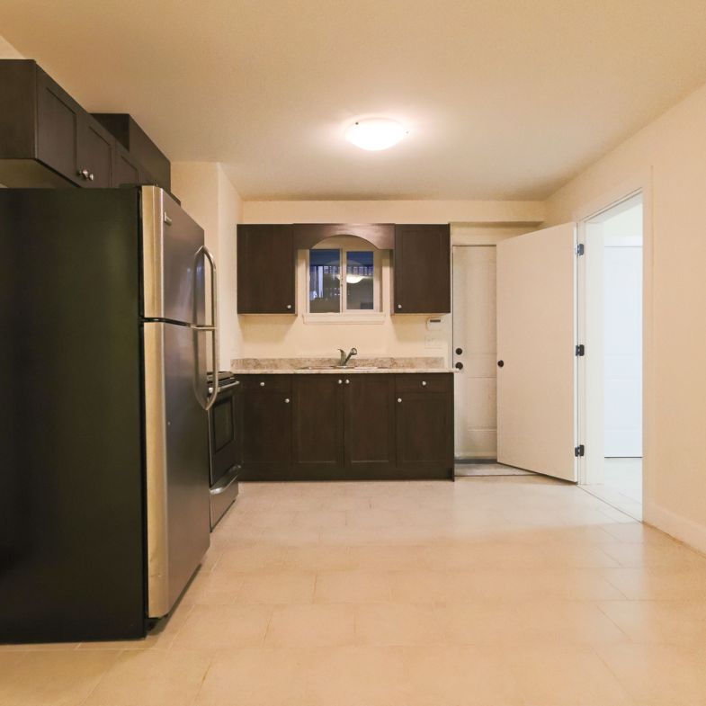 3832 Kincaid St, Burnaby - Photo 1