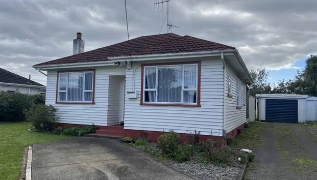 Tidy Two Bedroom Home - Photo 1