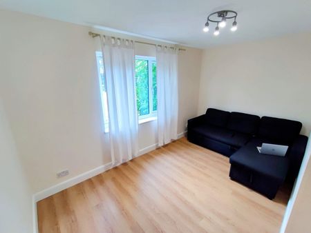 1 Bed Flat, Maldon Close, E15 - Photo 2