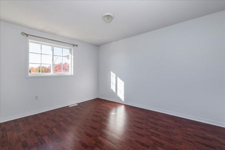 For Lease - 4 Tunbridge Road, Barrie, Ontario - Photo 3