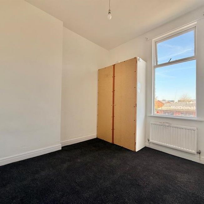 1 Bedroom Apartment To Let - Photo 1