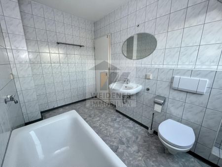 Tolle und ruhige 2 Raum Stadtwohnung in Innenstadtnähe mit Weitblick. - Photo 2