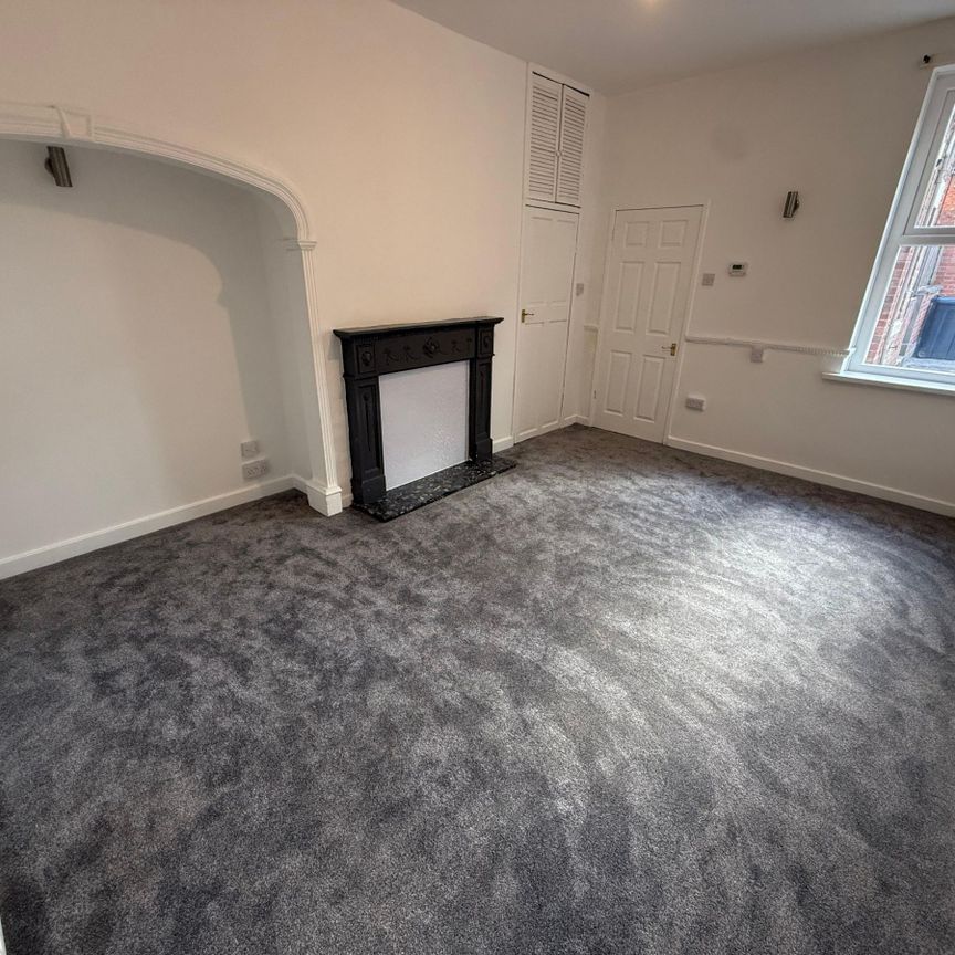 2 bed flat to rent in Faraday Grove, Gateshead, NE8 - Photo 1
