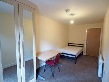 4 bedroom apartment to rent - Photo 3