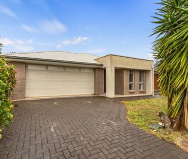 Three bedroom home plus study - Photo 6