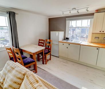 1 BED Flat - Photo 4