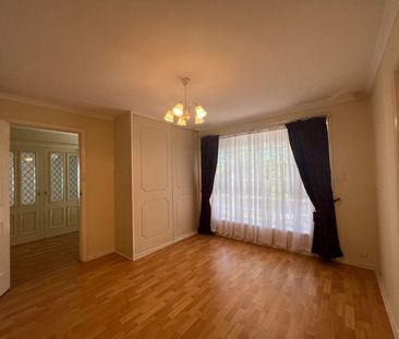 3 Bedroom Home with Outdoor Entertainment Area & Double Driveway! - Photo 1