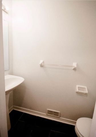 For Lease - 39 Aubergine Street, Richmond Hill, Ontario - Photo 3