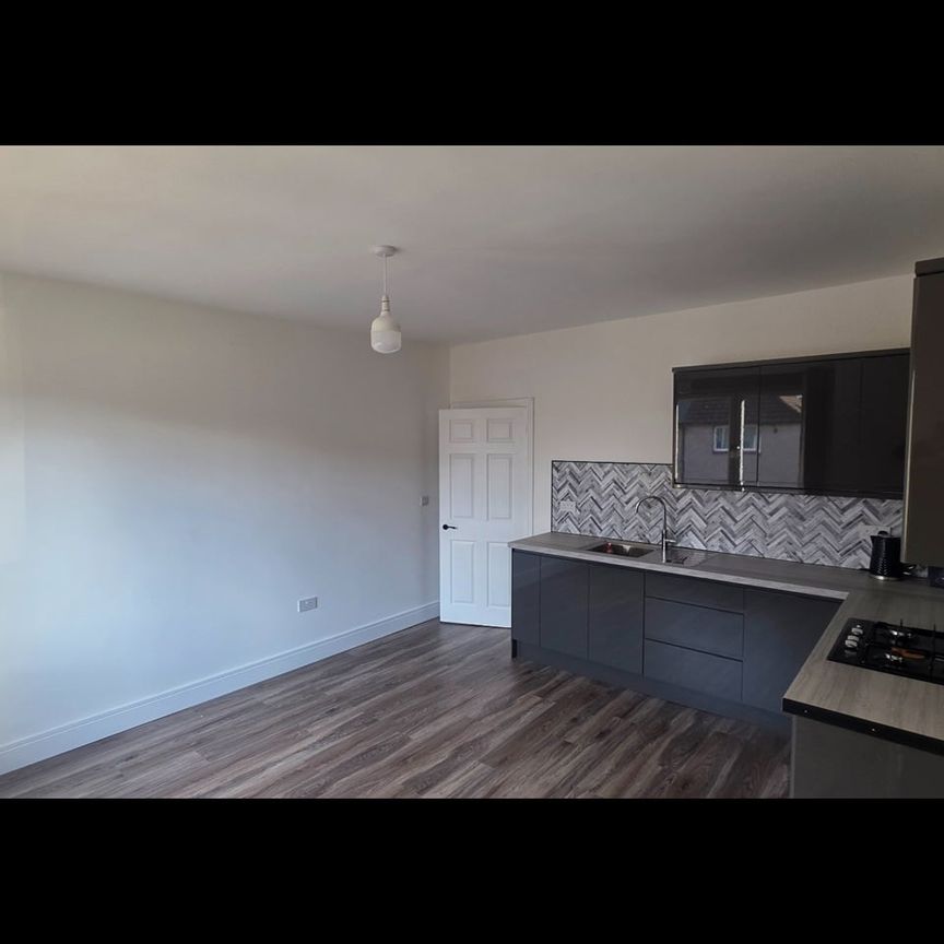 2 Bed Flat, Mccallum Avenue, G73 - Photo 1