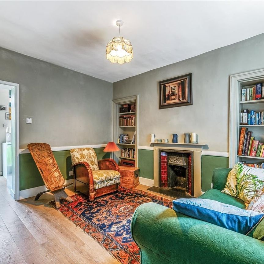 1 Bed Flat, East Churchfield Road, W3 - Photo 1