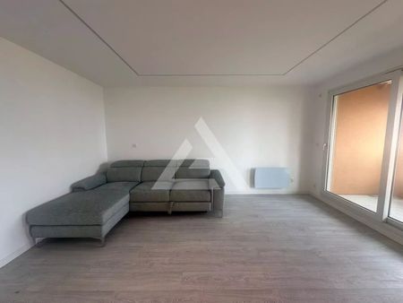 Location Appartement 4 pièces 78m² BEAUSOLEIL 06240 - Photo 2