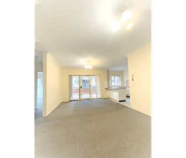 LIFESTYLE AND LOCATION IN ONE! - Photo 3