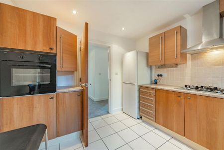 3 bedroom apartment to rent - Photo 5