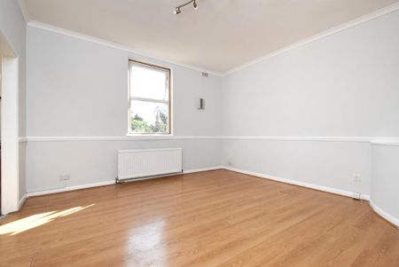3 bedroom flat to rent - Photo 2