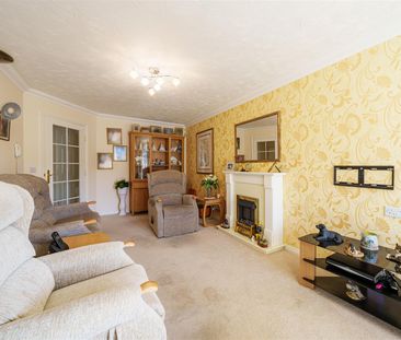 New Hall Lodge, Sutton Coldfield - Photo 2