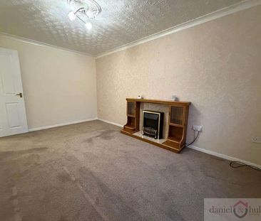 Kirkwall Grove, Stoke-on-trent, Staffordshire, ST2 - Photo 3