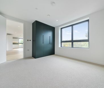 Available from 17/11/2025 - 2 Bed Apartment, Furnished - Photo 4