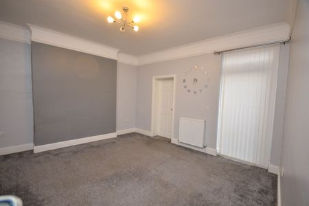 2 bed flat to rent in Gordon Road, South Shields, NE34 - Photo 2