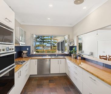 Spacious Coastal Retreat with Stunning Beach Views - Photo 4