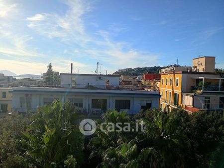 Trilocale in Affitto in Viale Campi Flegrei 28 a Napoli - Foto 3