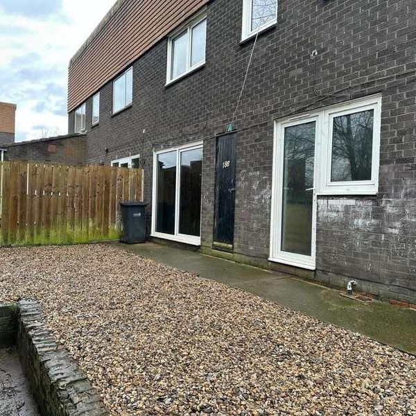 Mackenzie Place, Newton Aycliffe, DL5 - Photo 1