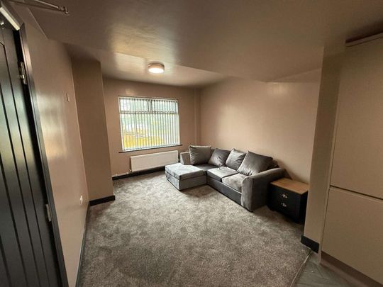 5 bedroom house share fully renovated Room 2 - Photo 1