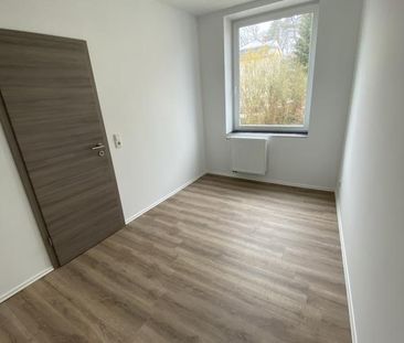 SANIERTE 2-Raum-Wohnung mit EBK - 1. OG - AB 01.12.2025 - PAUSCHALM... - Photo 1