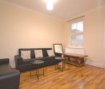 Grange Avenue, University Area, RG6 - Photo 1