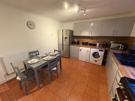 Boniface Gardens - Photo 2