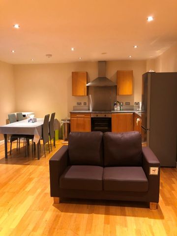 2 Bed Flat, The Reach, L3 - Photo 4
