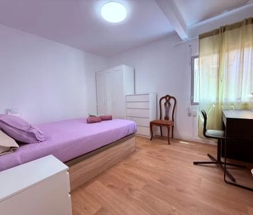 Calle de Santa Julia, Madrid, Community of Madrid 28053 - Photo 2