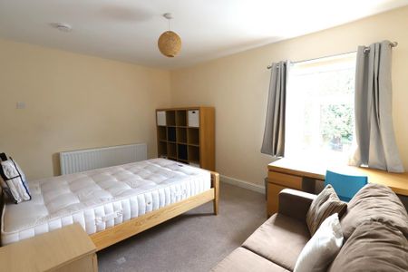 1 bedroom in a house share to rent - Photo 4