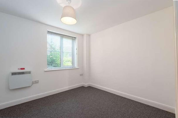 Dunlin Terrace, Cavendish Park, Cheltenham, GL51 - Photo 1