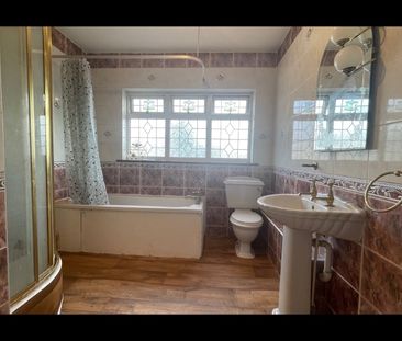 3 Bed Terraced House, Woodbridge Road, IG11 - Photo 5