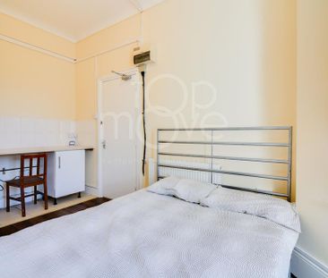 House share to rent - Photo 3