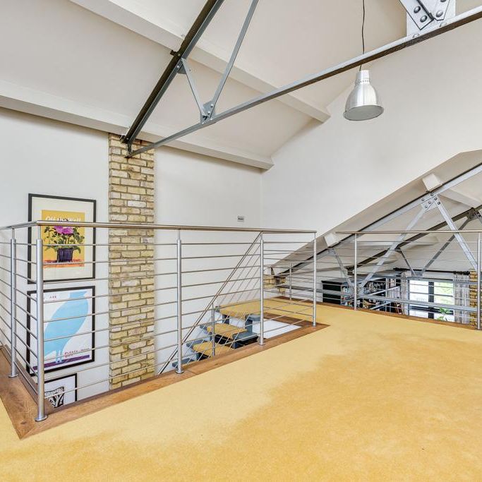 2 bedroom mews to rent - Photo 1