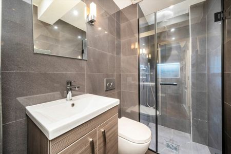 St. Stephens Avenue, Shepherds Bush, W12 - Photo 5