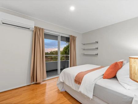 9 Hakea Crescent, Chapel Hill QLD 4069 - Photo 4