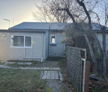 CHARMING THREE BEDROOM HOME - Photo 3