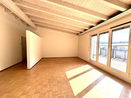 Frisch renovierte charmante 3,5 Zimmer Dach-Wohnung - Photo 5