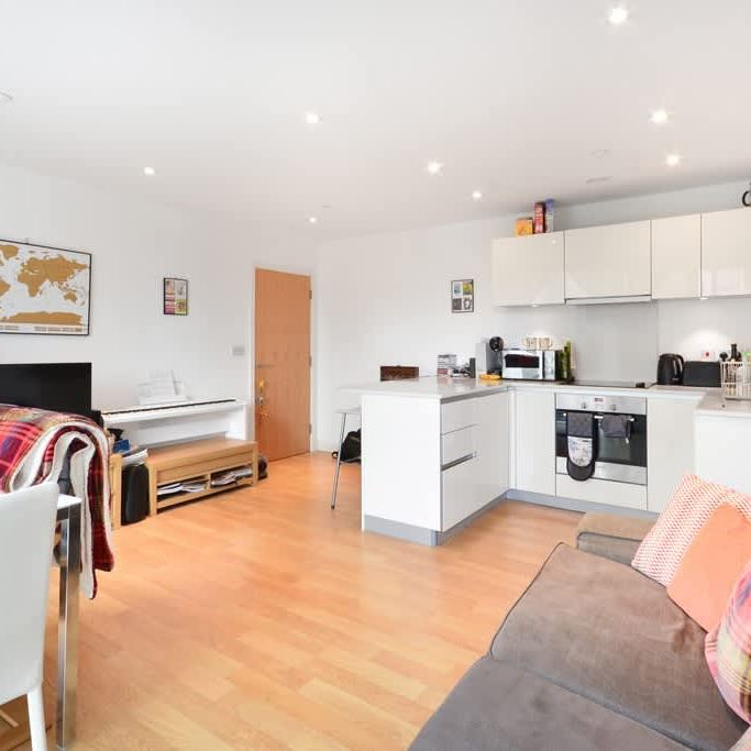 Residence Tower, London N4 - Photo 1