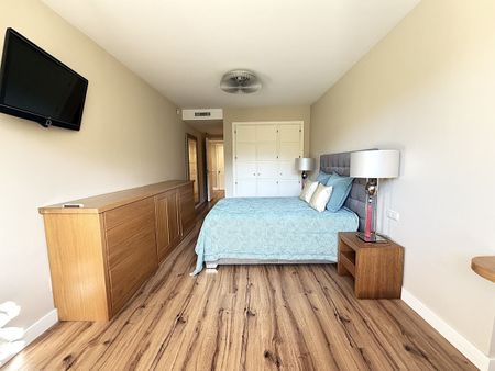 Middle Floor Apartment · Río Real - Photo 4