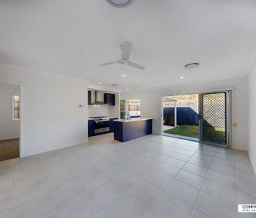 Family Home with Ducted AC and BBQ area! - Photo 2