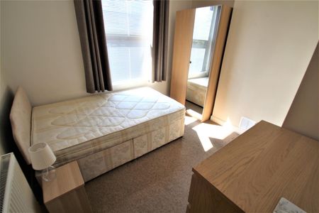 Beechwood Mount, Burley, LS4 2NQ, Leeds - Photo 2