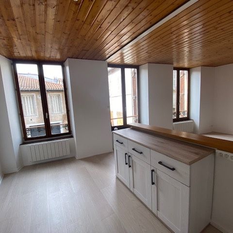 Location Appartement 3 pièces 52m² BRIOUDE 43100 - Photo 1