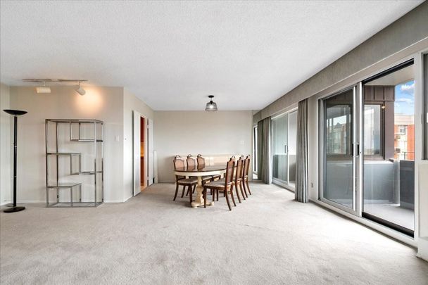 6800 Avenue Macdonald condo — Côte Saint-Luc, QC (2-Bedroom) - 2 Bedroom - Photo 1