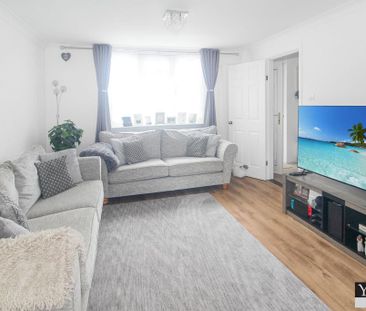3 bedroom end of terrace house to rent - Photo 1