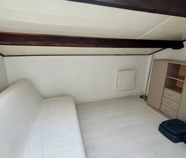 Location / Duplex - Photo 3