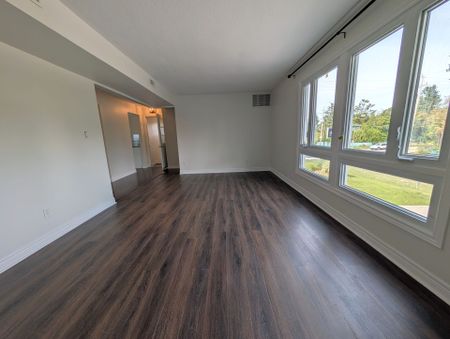 For Lease - 2394 25 SIDE Road Unit# 2, Innisfil, Ontario - Photo 3